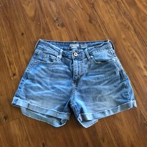Levi’s jean shorts size 2 waist 26